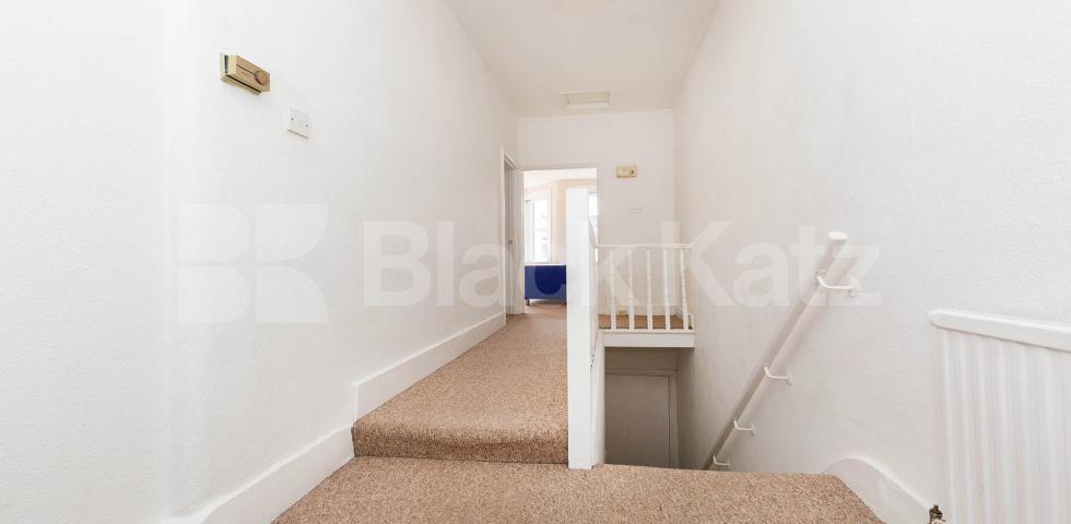 			NEW INSTRUCTION!, 1 Bedroom, 1 bath, 1 reception Flat			 Effingham Road, HARINGEY LADDER